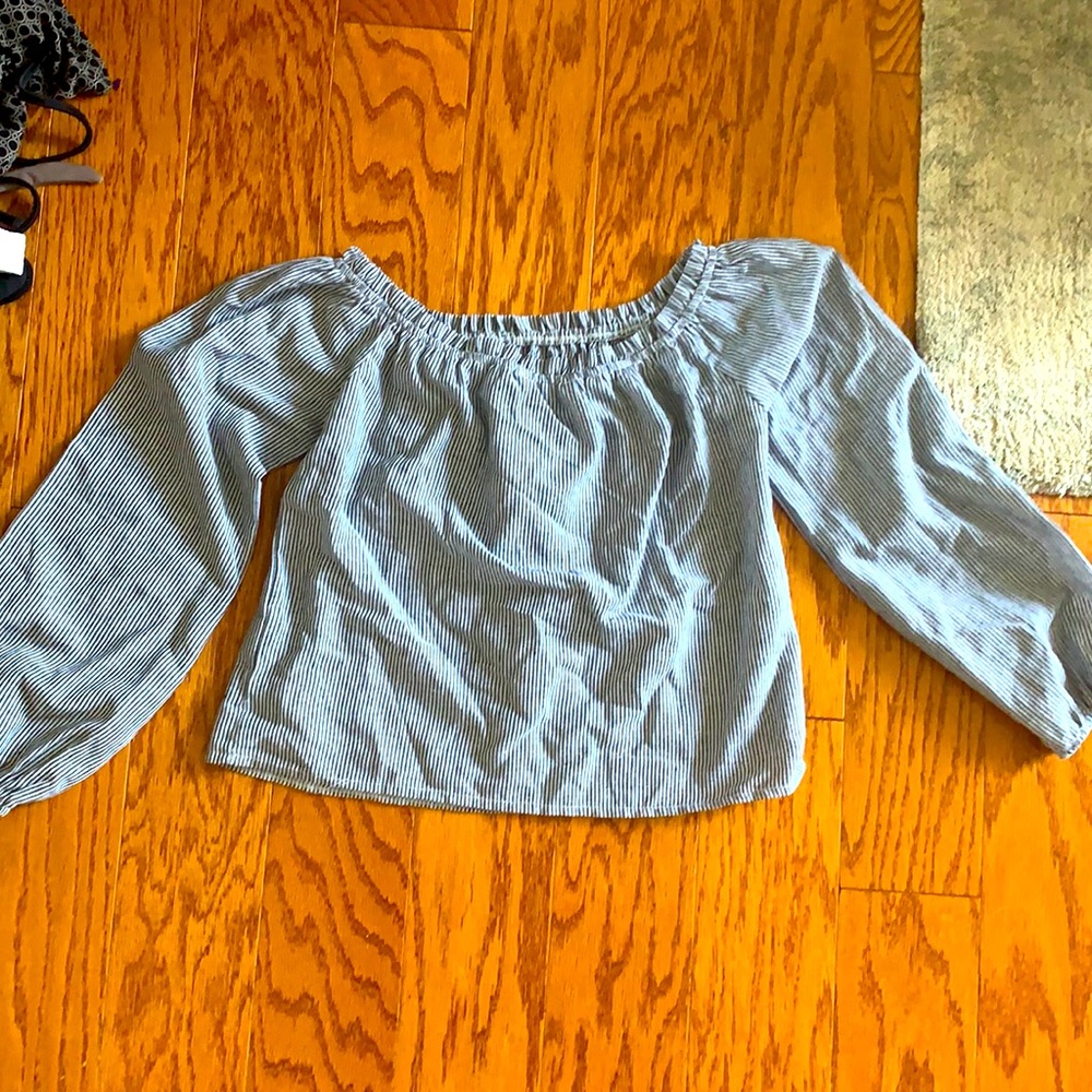 Brandy Melville off the shoulder top